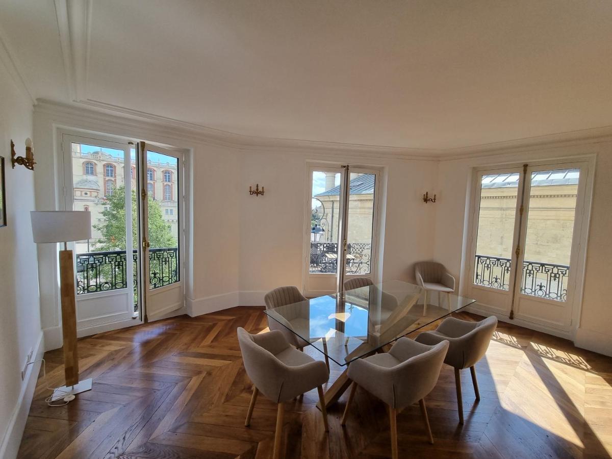 Face Chateau St Germain En Laye, Appartement 4 A 6 Personnes, 23 Min De Paris Champs-Elysees 圣日耳曼昂莱 外观 照片
