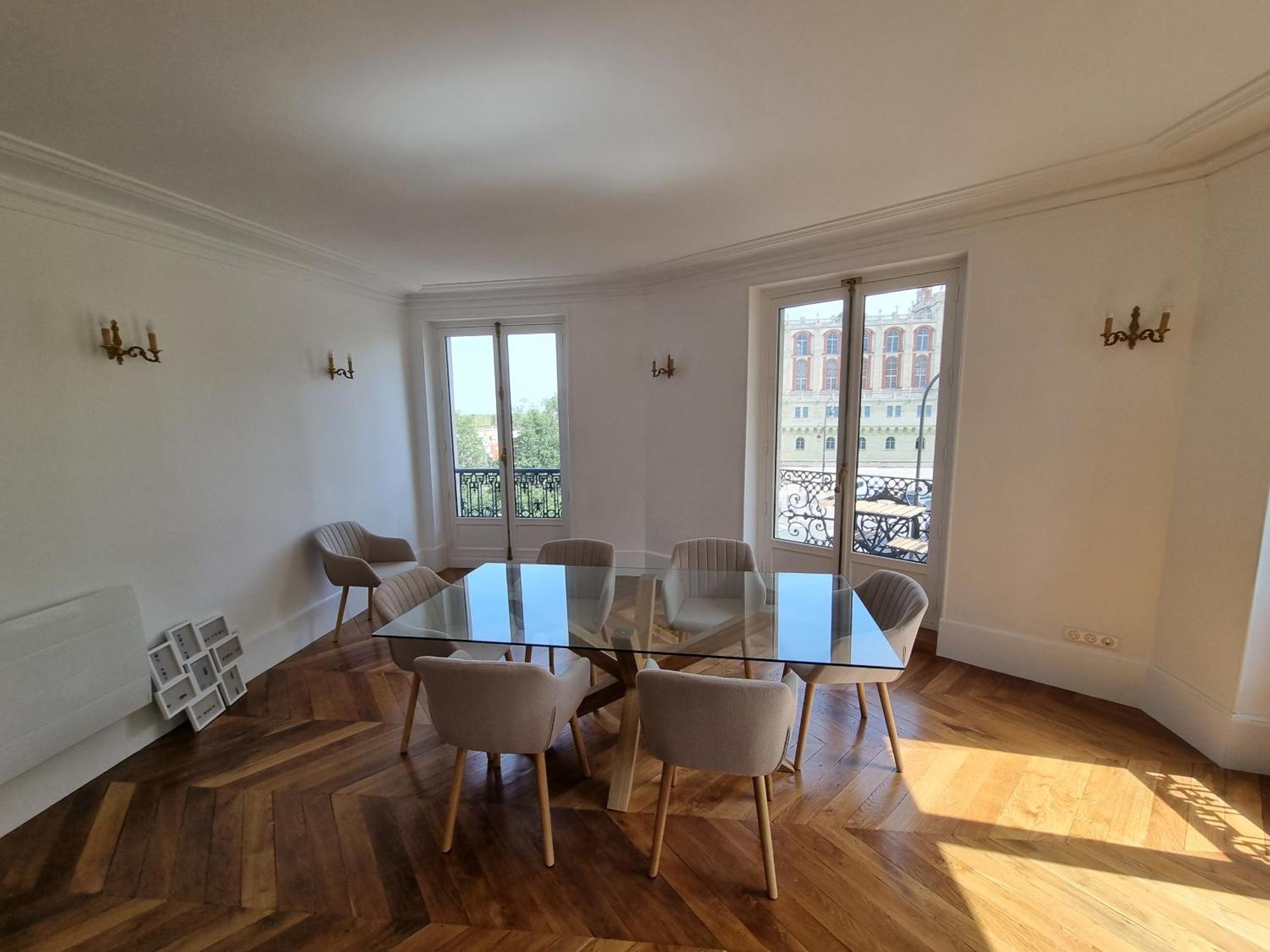 Face Chateau St Germain En Laye, Appartement 4 A 6 Personnes, 23 Min De Paris Champs-Elysees 圣日耳曼昂莱 外观 照片