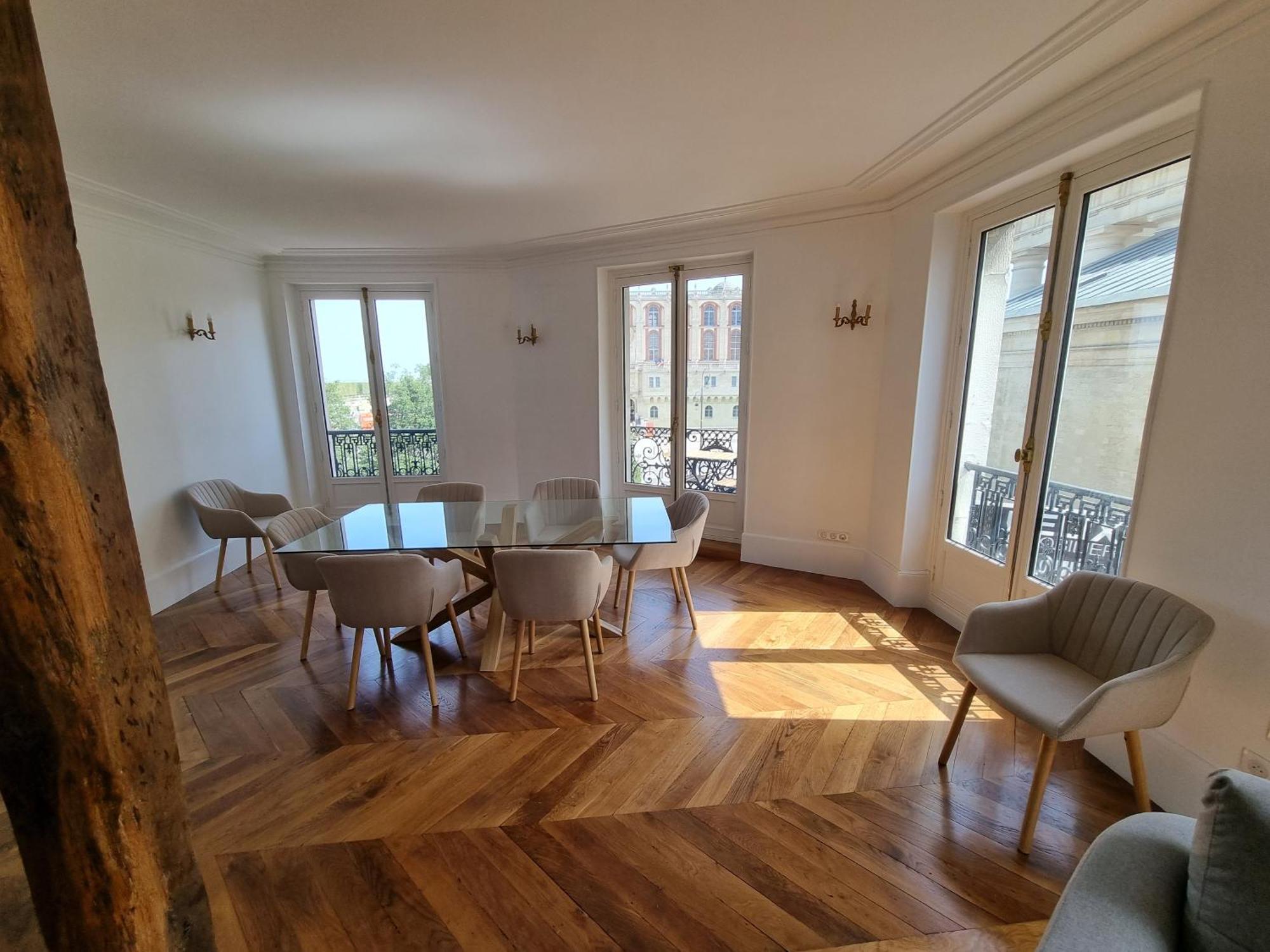 Face Chateau St Germain En Laye, Appartement 4 A 6 Personnes, 23 Min De Paris Champs-Elysees 圣日耳曼昂莱 外观 照片